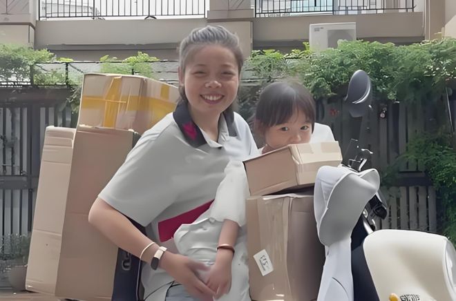 逆风飞翔，一位05后女生跑外卖的励志故事，撑起一个家的希望
