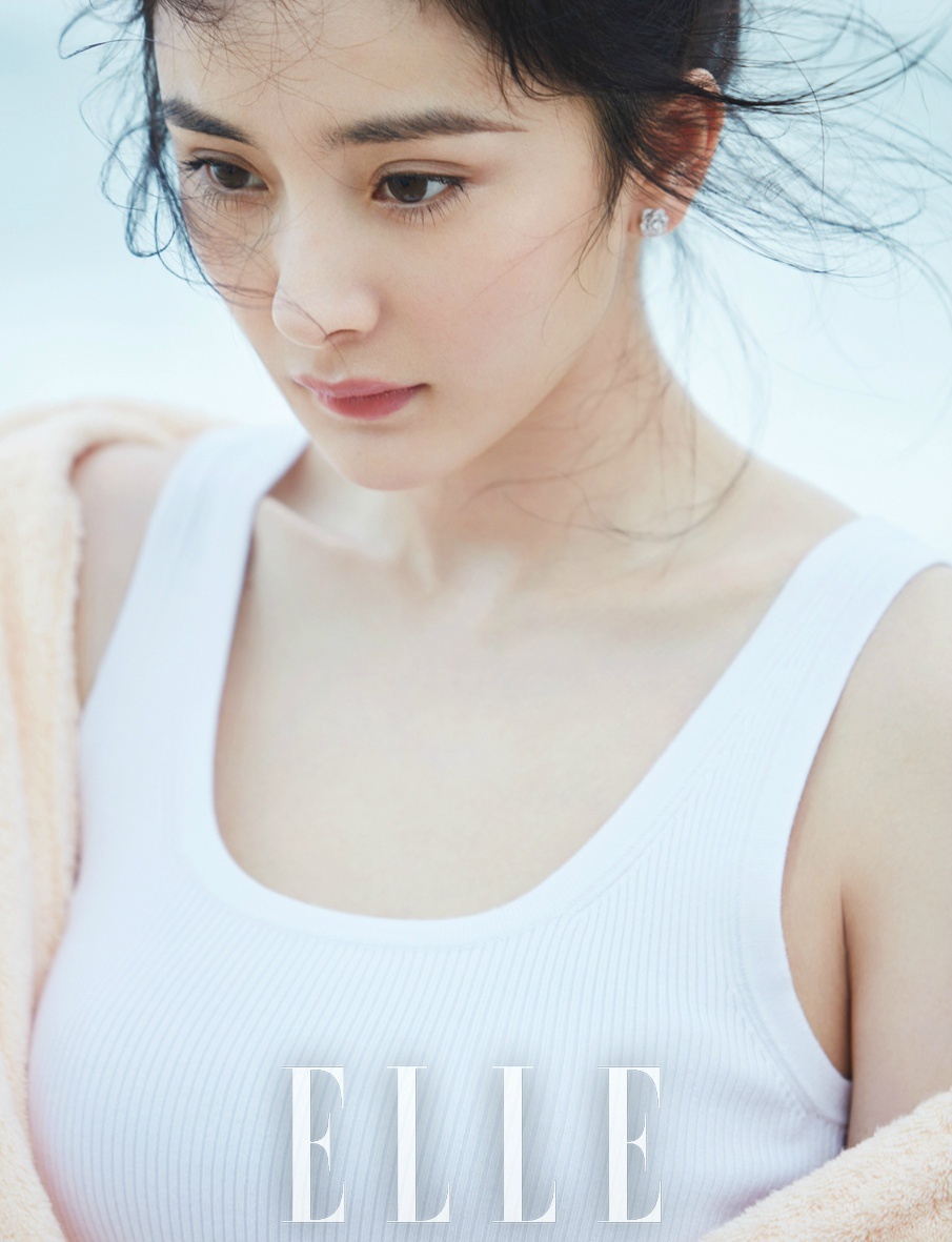 杨幂的镜头，聚焦国民女神的魅力瞬间