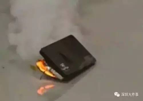 充电宝冒烟飞机返航，真的会爆炸吗？