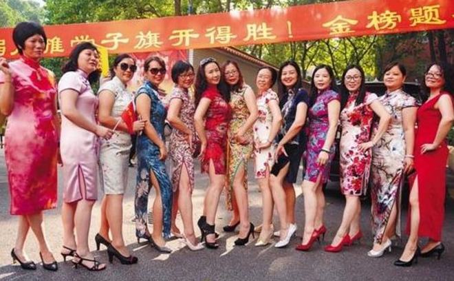 高考穿旗袍拿向日葵的含义解析