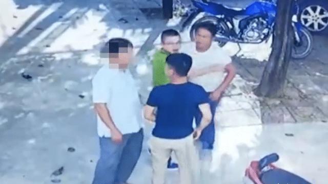 男子反映村干部家占道遭殴打事件深度解析
